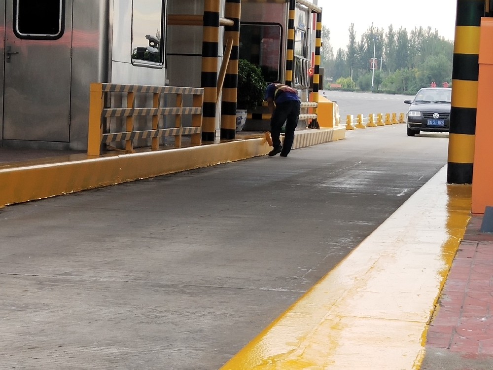 高速公路护栏焕新颜：醇酸外用磁漆的维护之道