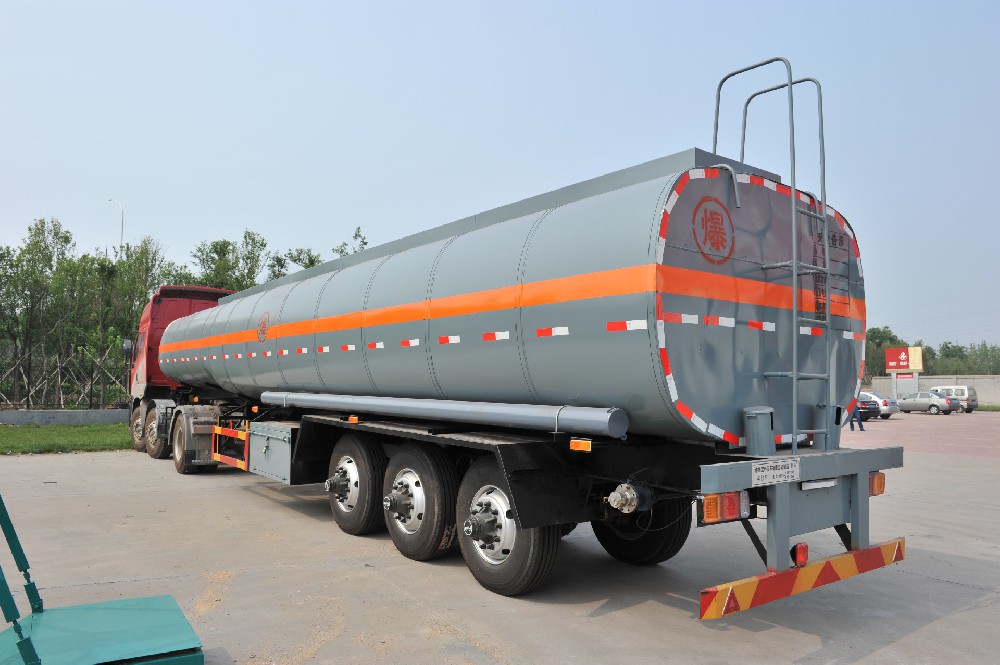 汽车车身维护的优选方案：醇酸防锈磁漆的卓越表现与应用