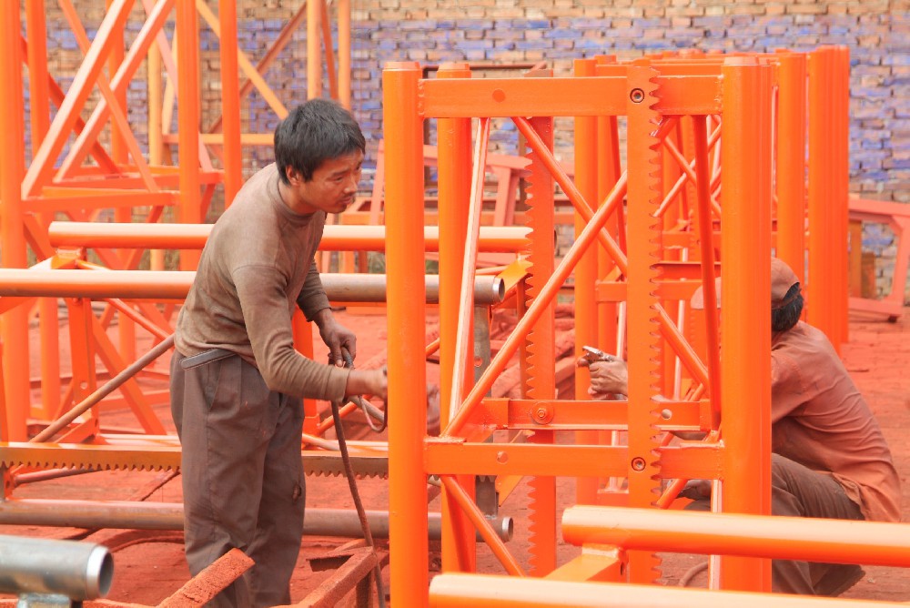 铝合金门窗维护新选择：高品质醇酸调和漆的卓越表现