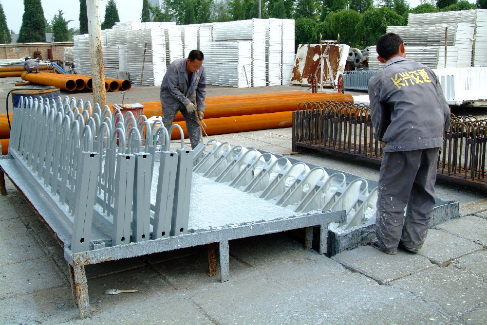 浸涂铁材的理想保护：高品质醇酸面漆