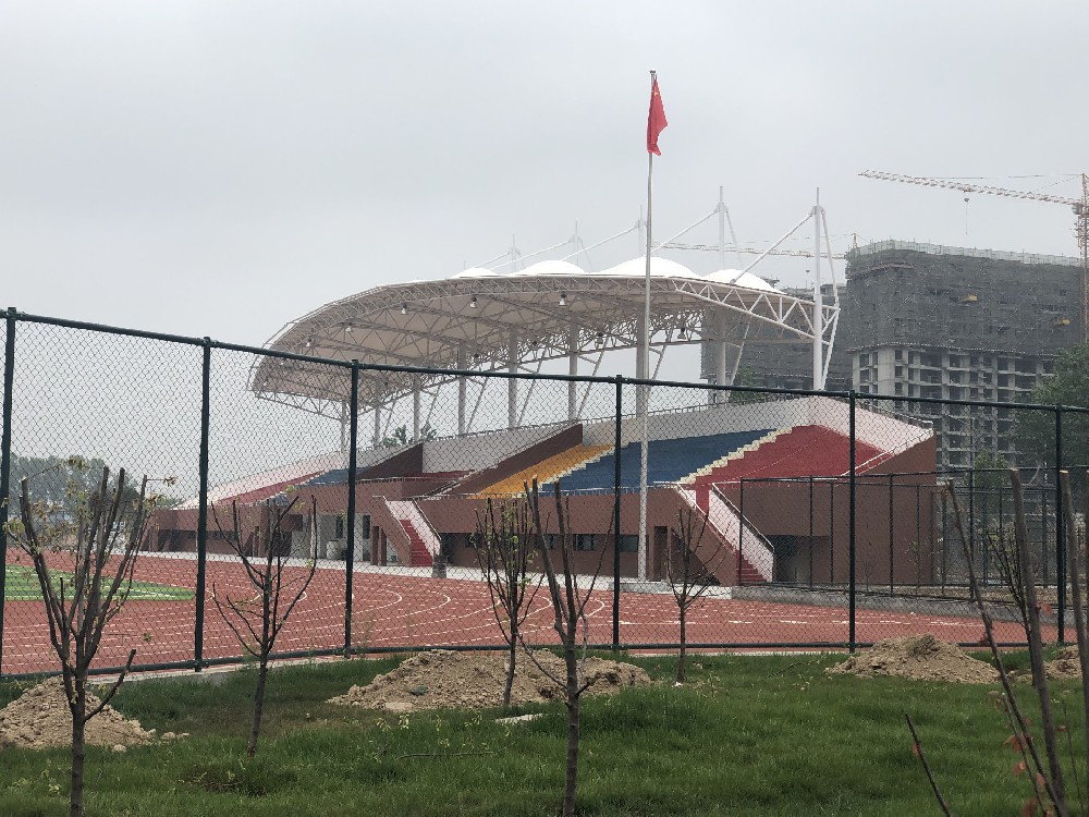 幼儿园焕新颜，冰球突破app下载醇酸面漆守护儿童成长环境