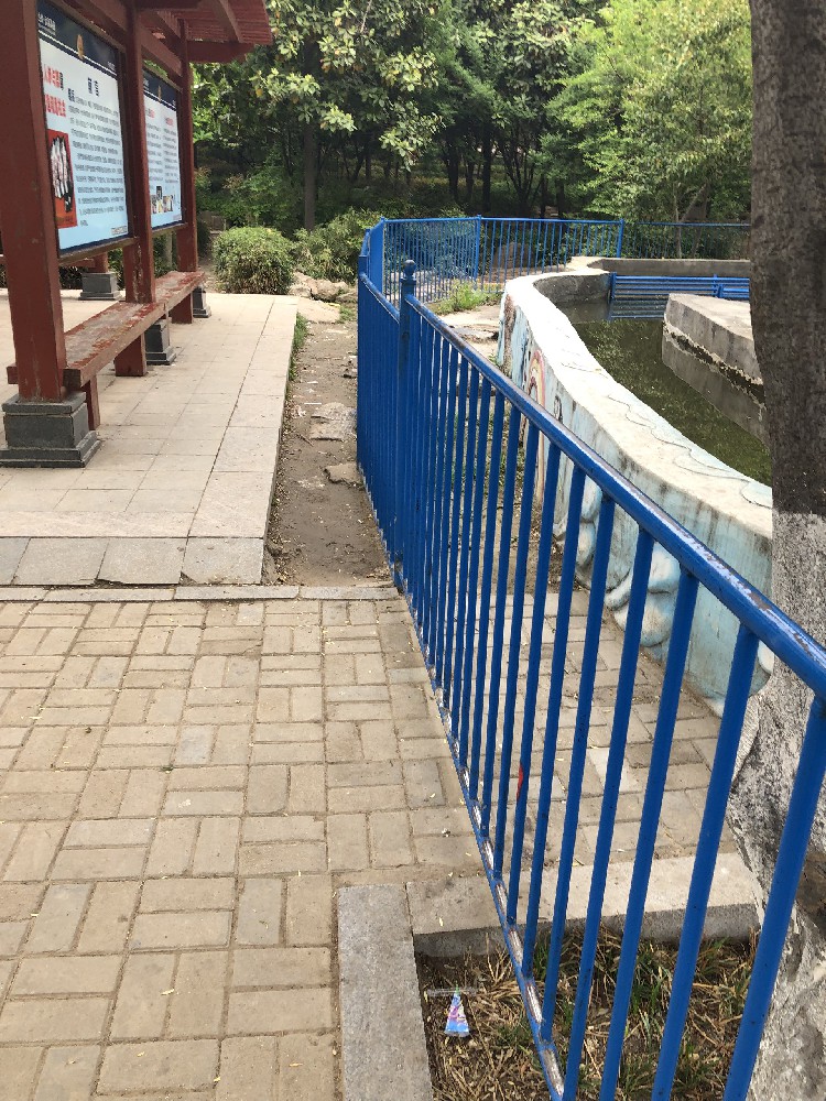 金属护栏刷新维护新方案：醇酸底漆，打造坚固耐用基础