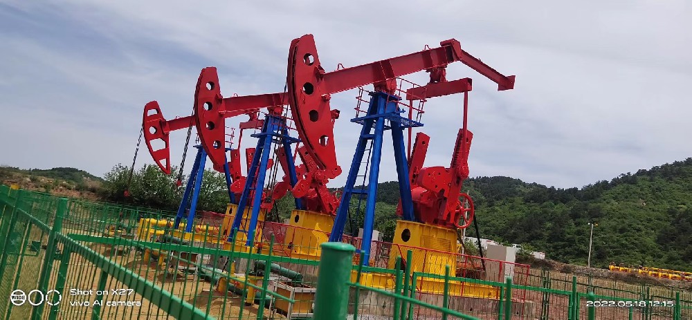 工业设备刷新维护新篇章：醇酸调和漆，打造持久保护