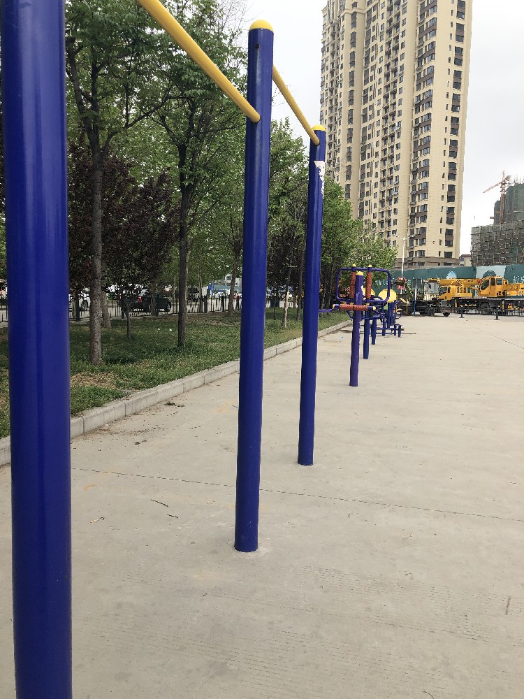 广告牌焕新颜，冰球突破app下载醇酸调和漆守护品牌形象