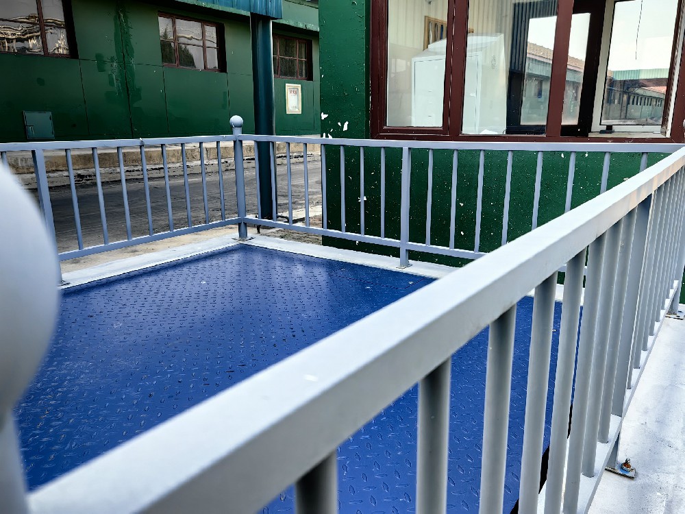 守护不锈钢之美，冰球突破app下载醇酸外用磁漆引领品质之选